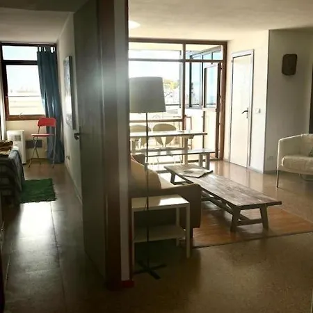 En La Nogalera, Terraza Vistas, 90 Metros 4 Personas Апартаменты *